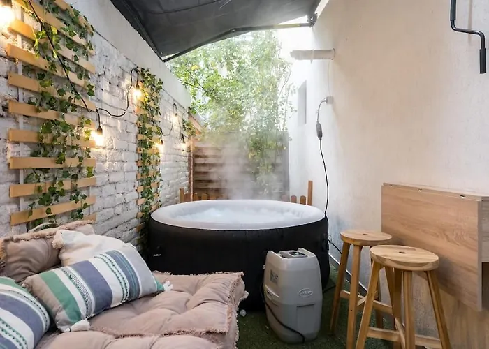 Lägenhet Downtown Urban Spot Jacuzzi&cinema Universitate