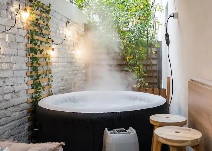 Downtown Urban Spot Jacuzzi&cinema Universitate